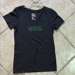 Nike Black and Green Short Sleeve Tee